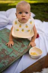 ​Bébé et enfant / À table